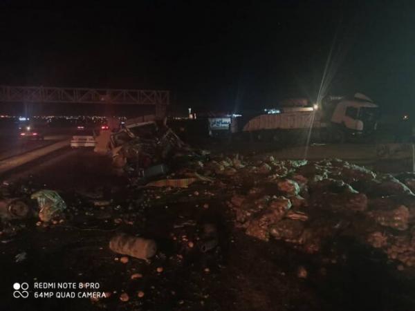 برخورد یک دستگاه خاور با چند خودرو برخورد یک دستگاه خاور با چند خودرو
